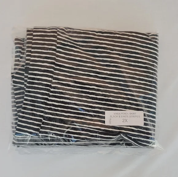 Vixen By Micheline Pitt Pencil Skirt in Black and White Stripes - Picture 8 of 8